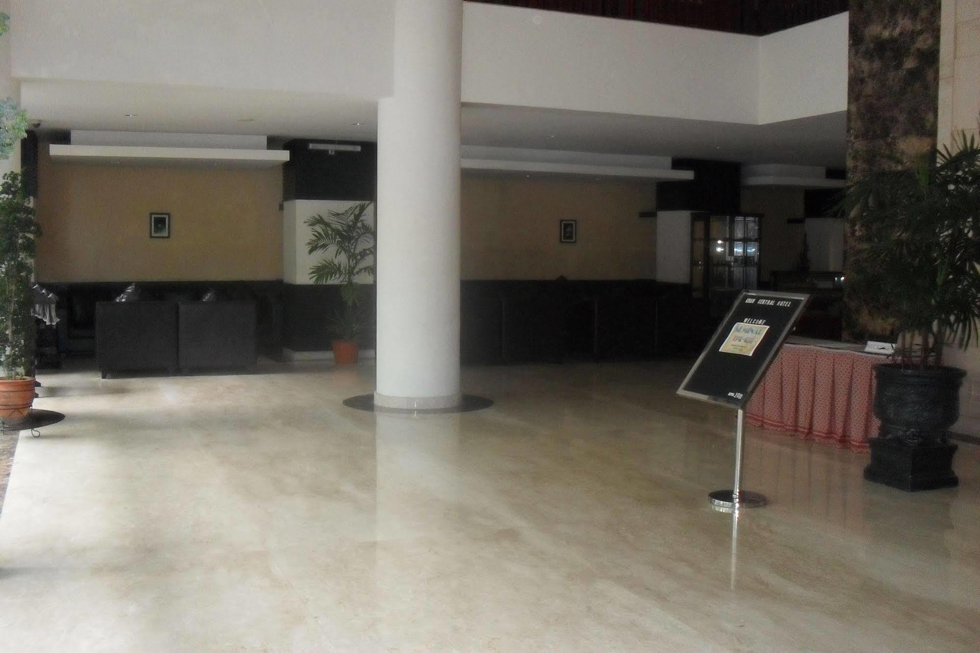 مانادو Hotel Gran Central المظهر الخارجي الصورة
